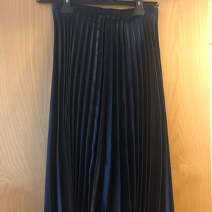 Banana Republic Dark blue pleated skirt